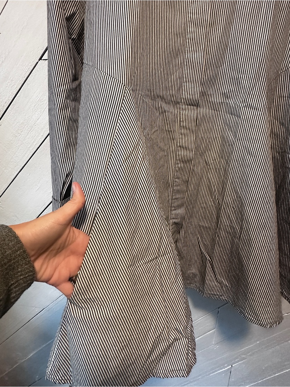 Elie Tahari Black & White Pinstripe Longline Button-Down Shirt - Picture 5 of 5